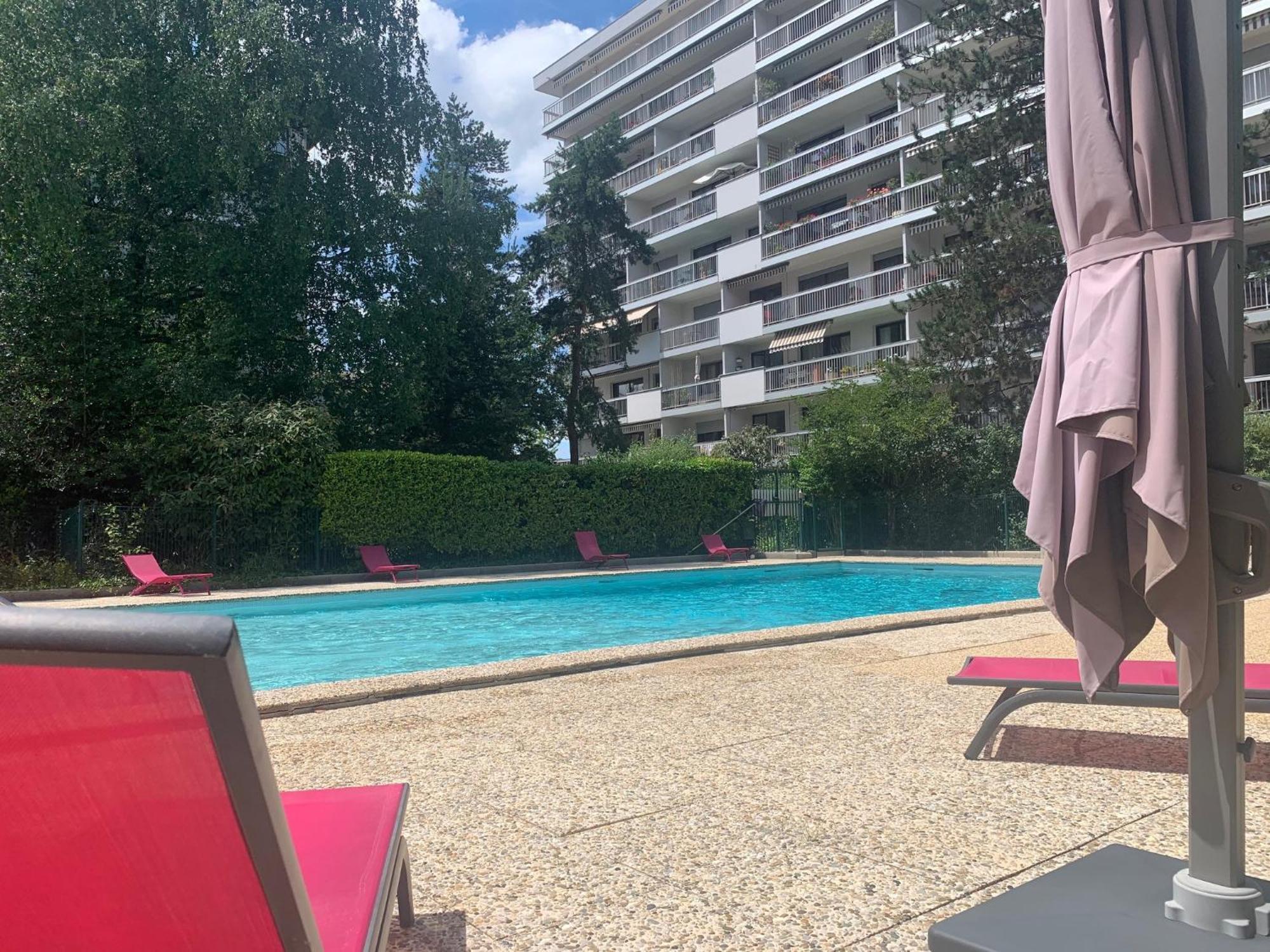 Ferienwohnung Mont Royal Balcon Et Piscine Annecy Exterior foto