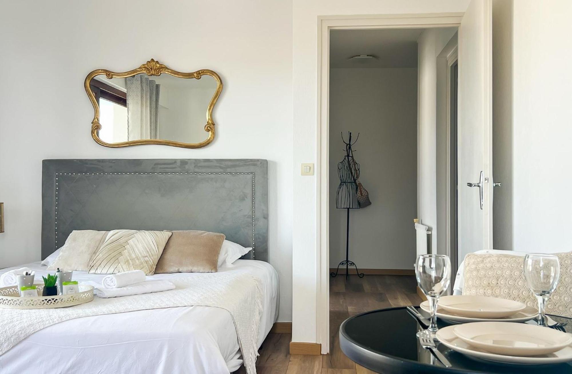 Ferienwohnung Mont Royal Balcon Et Piscine Annecy Exterior foto